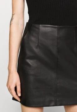 Gonna A CampanaBlack Donna Gonne ZI421B000-Q11 11 Gonna A CampanaBlack Donna Gonne ZI421B000-Q11 -Vendite Adidas Originals || Steve Madden || Next 108d88b232404aea8370fdb9089630ed