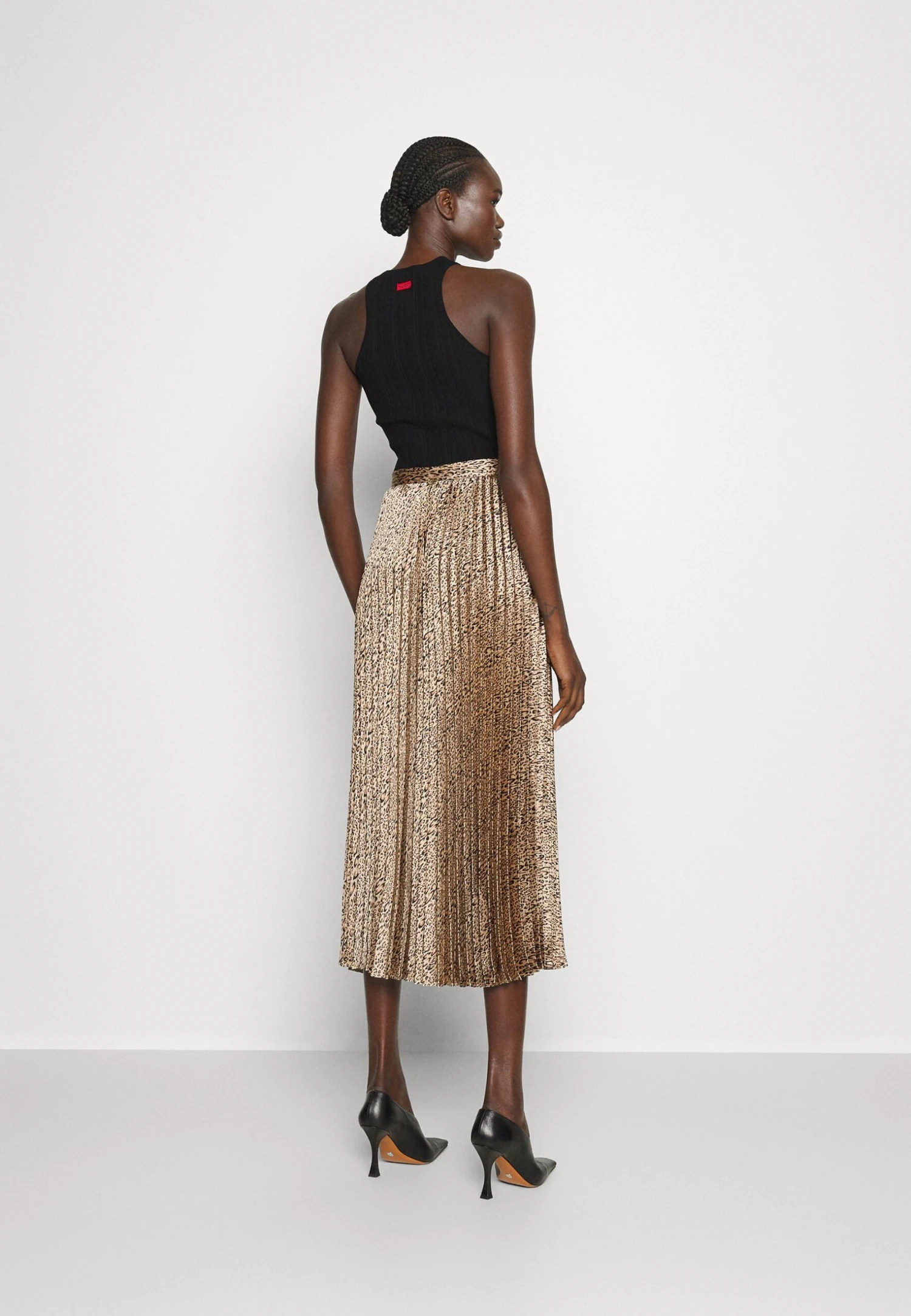 TWINSET Woven SkirtGonna A PiegheAnimalier Nero/Ice Coffee Donna Gonne TW321B01Q-B11 5 TWINSET Woven SkirtGonna A PiegheAnimalier Nero/Ice Coffee Donna Gonne TW321B01Q-B11 - immagine 3