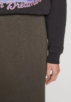 WEEKDAY Task Skirt - Gonna Lunga - Greenish Beige -Vendite Adidas Originals || Steve Madden || Next 30ee5b77e24c40619bdc80f553244830