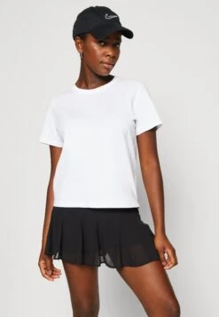 Hollister Co. Godet Flirty Skort- Shorts - Black -Vendite Adidas Originals || Steve Madden || Next 4980bebed80c4adaa98186e55228c6f3