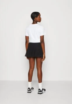 Hollister Co. Godet Flirty Skort- Shorts - Black -Vendite Adidas Originals || Steve Madden || Next 6b9362222e47469d87b7689ab34ff507