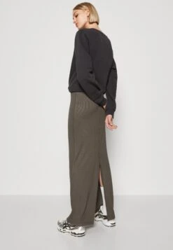 WEEKDAY Task Skirt - Gonna Lunga - Greenish Beige -Vendite Adidas Originals || Steve Madden || Next a63d8f253ad74cc6940ed3c9a3da4a59