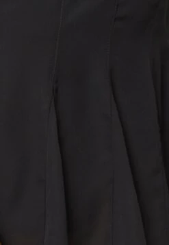 Hollister Co. Godet Flirty Skort- Shorts - Black -Vendite Adidas Originals || Steve Madden || Next aada69acd04043b38320dce2ae6a8676