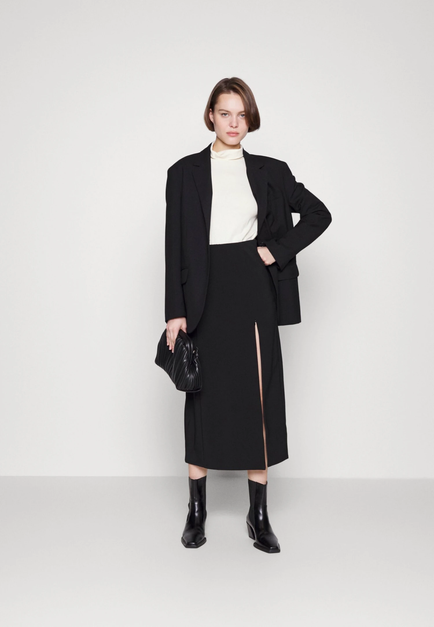 Gestuz Joelle SkirtGonna A TubinoBlack Donna Gonne GE221B04Y-Q11 4 Gestuz Joelle SkirtGonna A TubinoBlack Donna Gonne GE221B04Y-Q11 - immagine 2