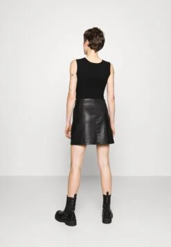 Gonna A CampanaBlack Donna Gonne ZI421B000-Q11 9 Gonna A CampanaBlack Donna Gonne ZI421B000-Q11 -Vendite Adidas Originals || Steve Madden || Next bb185fa5caf74757b80b1365774b827c